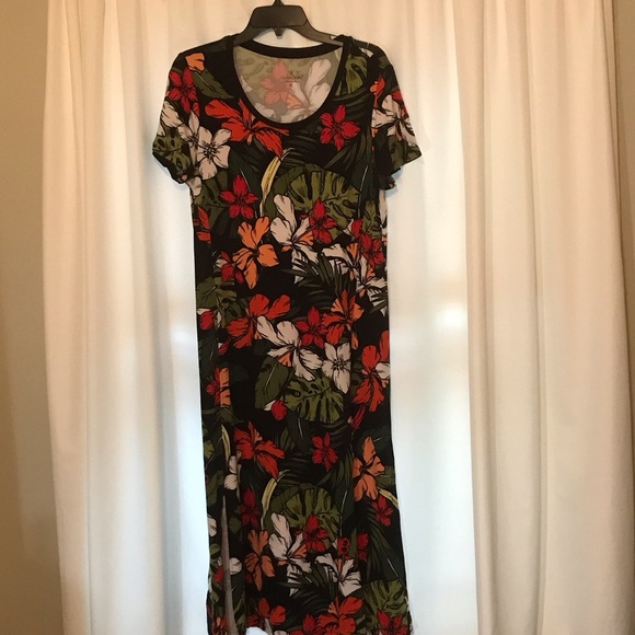Cuddl Duds Dresses & Skirts - Cuddl Duds Black and Orange Floral Maxi Dress